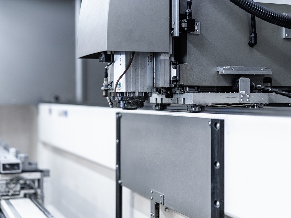 VMC Machining Services - 3, 4, 5 Axis CNC Milling