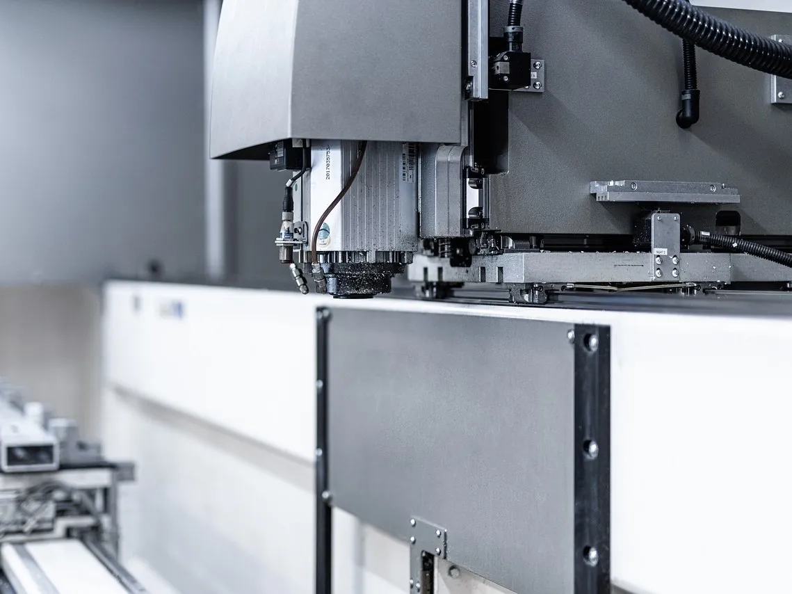 VMC Machining Services - 3, 4, 5 Axis CNC Milling